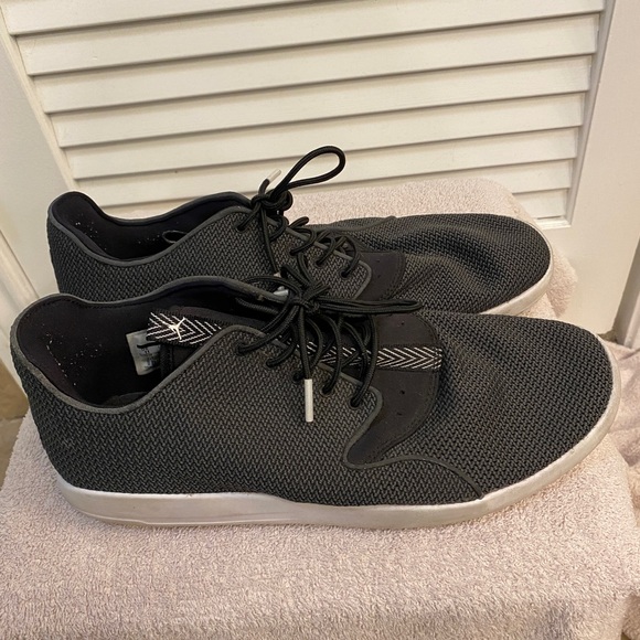 Men’s Nike Tennis Shoes; Excellent Condition; Size 11 - Picture 6 of 8